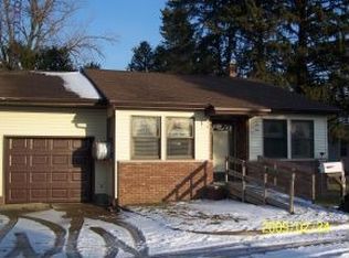 904 N Washington St, Bourbon, IN 46504