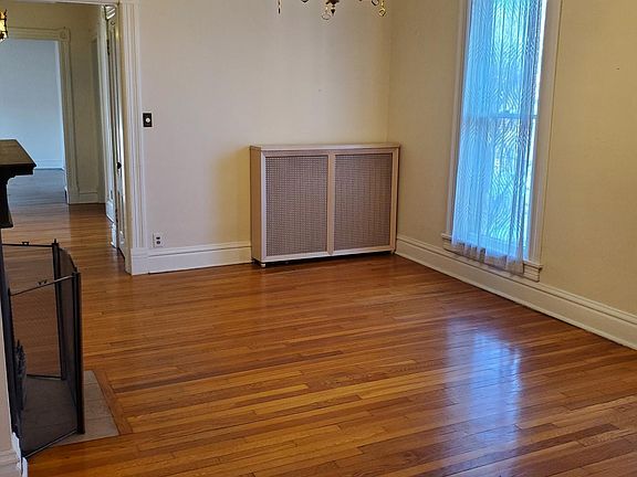 3rd image of 420 Holly Ave #2