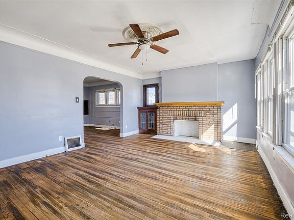 4th image of 12875 Steel St