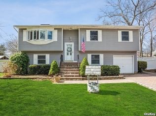 36 Lawrence Ave FLOOR 1, Holbrook, NY 11741