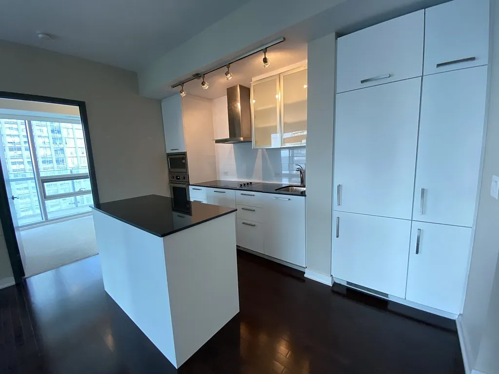 14 York St - 3403 — Photo 2