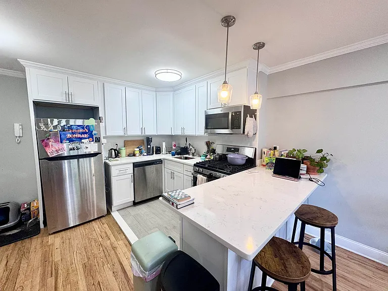 495 E 7th St #5W — Photo 3