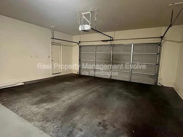 3454 E Constitution Dr — Photo 36