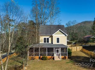 11 Forest Park Ln, Asheville, NC 28803