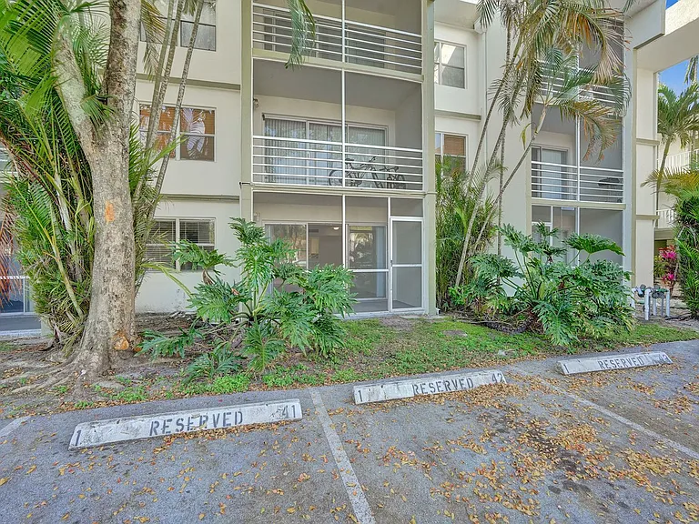 4205 N University Dr #108 — Photo 36