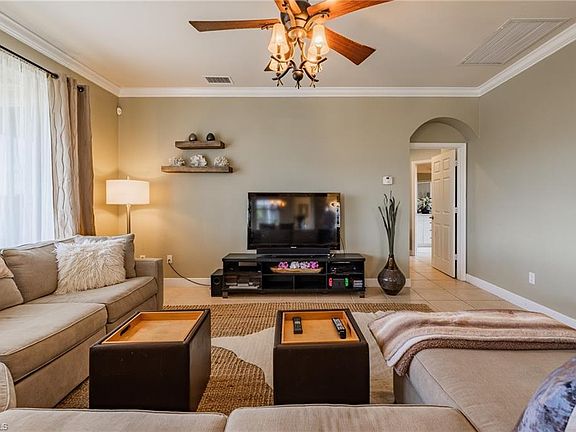 5th image of 13901 Avon Park Cir APT 201
