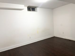 706 Twain Ave #2, Mississauga, ON L5W1K7
