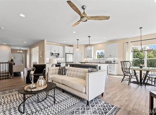 4 Challenger Ct, O'Fallon, MO 63366