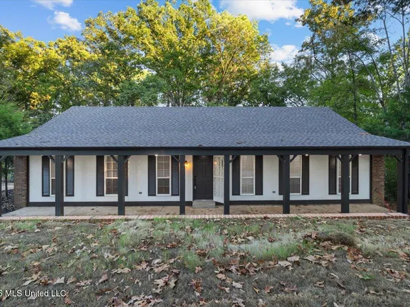 2398 Placid Cv, Nesbit, MS 38651