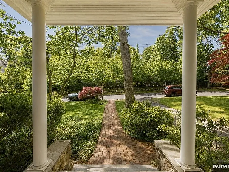 84 Valley View Ave — Photo 13