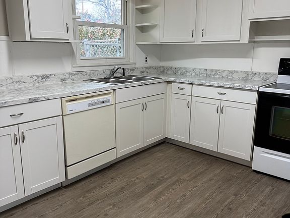 3rd image of 723 E Woodland Ave
