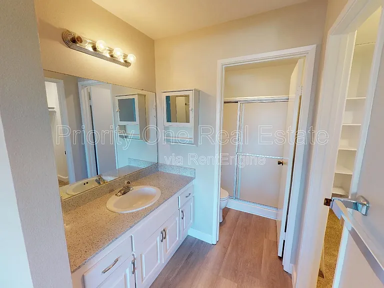 2876 Englewood Way — Photo 11