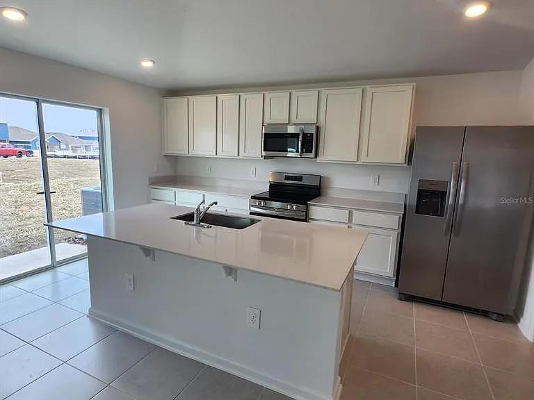 2189 Lasso Loop — Photo 4