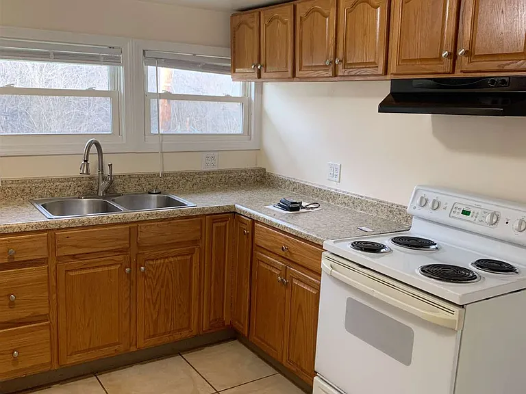 219 S Lansdowne Ave — Photo 1