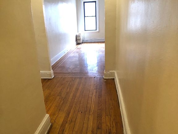 2nd image of 2101 Westbury Ct APT 4C