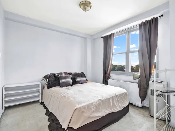 61-20 Grand Central Parkway image 12 of 24