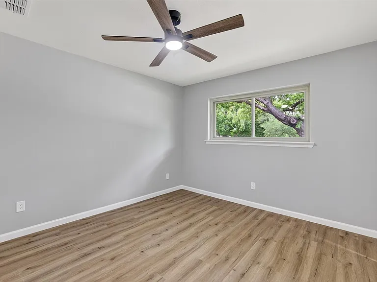 3204 Greenbriar Ln — Photo 18