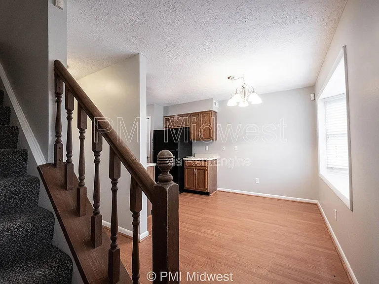 5611 N Rural St — Photo 2