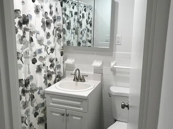 211 Thompson Street image 9 of 16