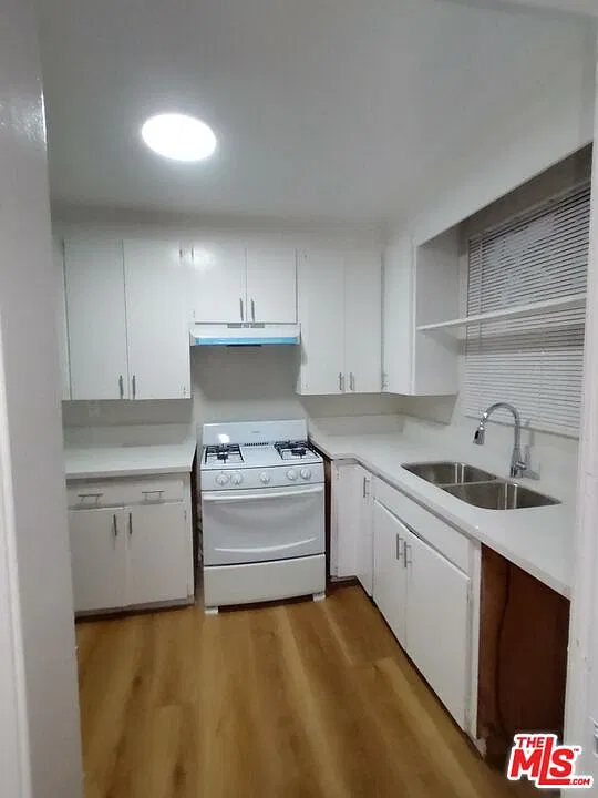 1540 N Laurel Ave #2
