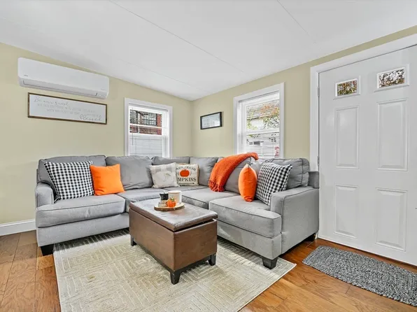 291 Emerson St, New Bedford, MA 02740