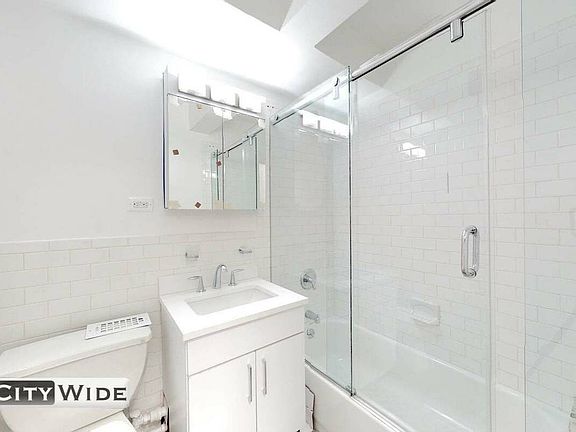 5th image of 157 E 57th St APT 5B