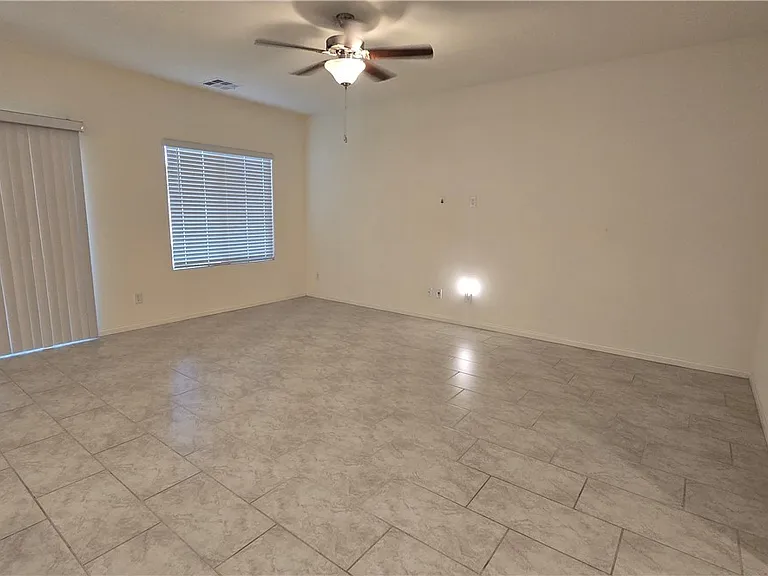 7647 Duran Harbor Ln — Photo 15