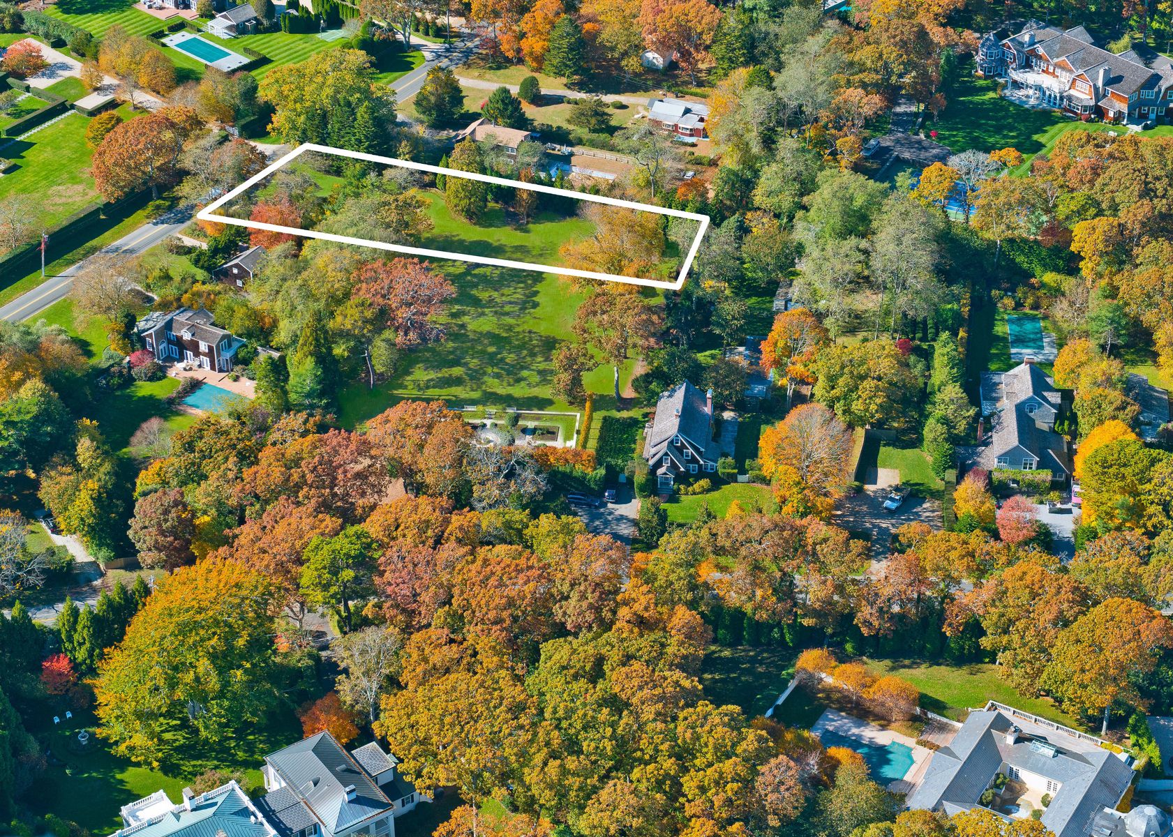 183 Sayres Path, Wainscott, NY 11975 Out East