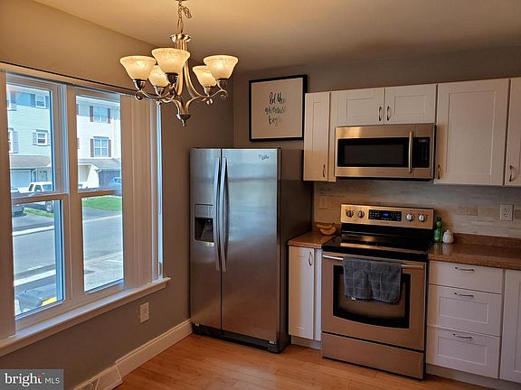 5th image of 5104 W Woodmill Dr