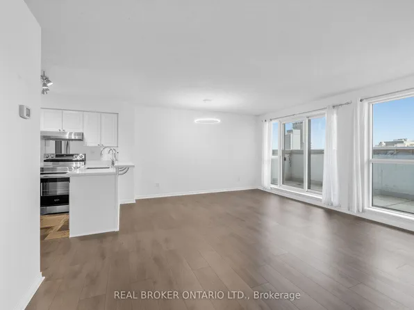 230 King St E, Toronto, ON