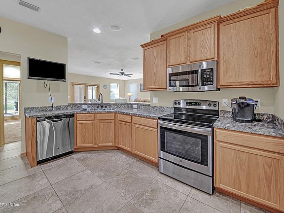 5th image of 95079 Oriole St