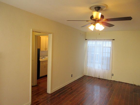 4th image of 649 S Detroit St #10