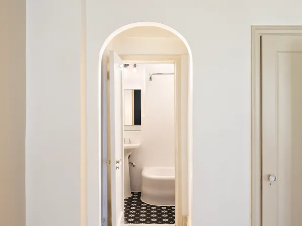 7 Park Avenue image 5 of 8