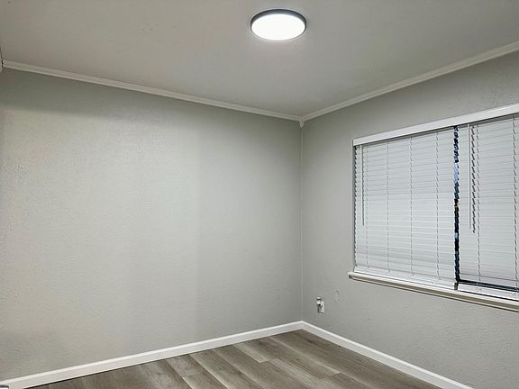 4th image of 4436 Chapman St