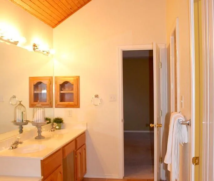 1418 Summerfield Ln — Photo 14