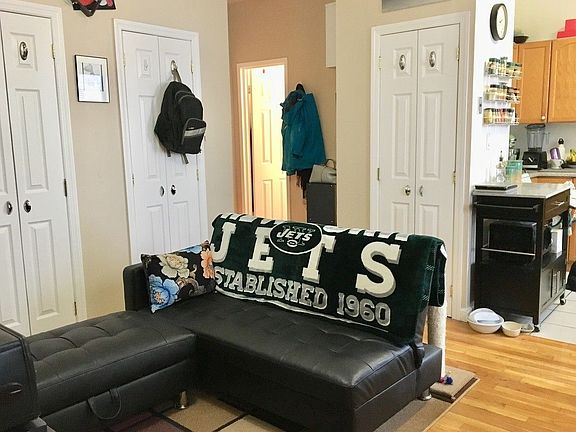 4th image of 303 E 95th St #54