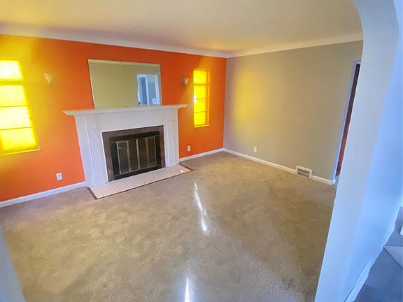 3rd image of 17184 Dresden St