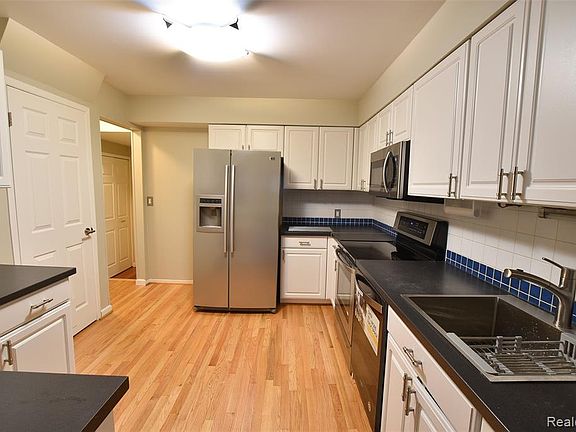 4th image of 5339 Breeze Hill Pl #544