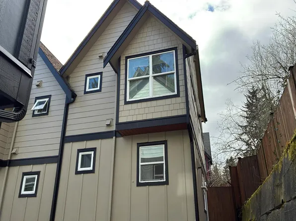 2432 SW Holden St APT A, Seattle, WA 98106