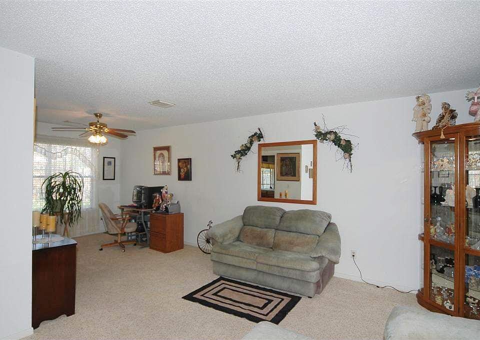 2nd image of 3910 Beechwood Dr