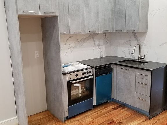 5th image of 524 Willoughby Ave #2A