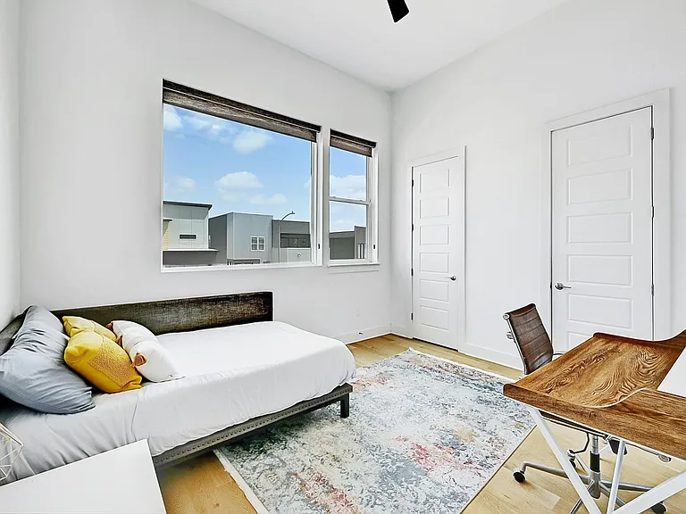 7329 Cordoba Dr — Photo 23