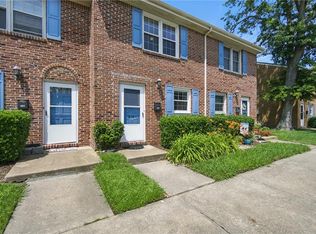 882 Elizabeth Ct, Virginia Beach, VA 23451