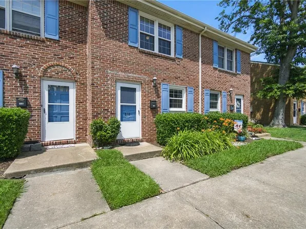 882 Elizabeth Ct, Virginia Beach, VA 23451