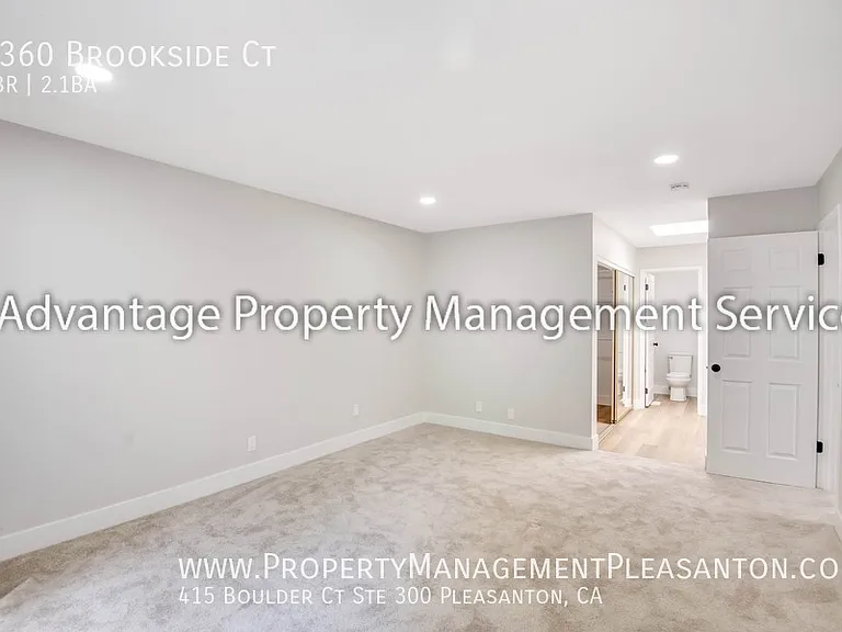 5360 Brookside Ct — Photo 10