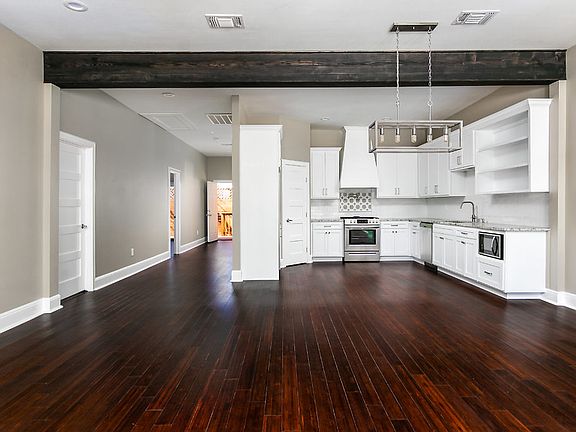 5th image of 117 Spruce St