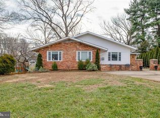 9913 Farr Dr, Fairfax, VA 22030