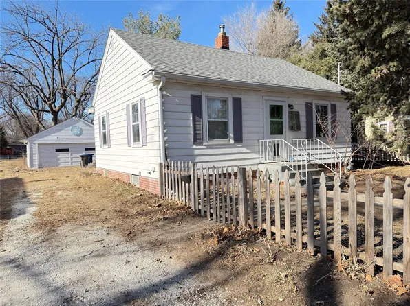 3818 E 8th St, Des Moines, IA 50316
