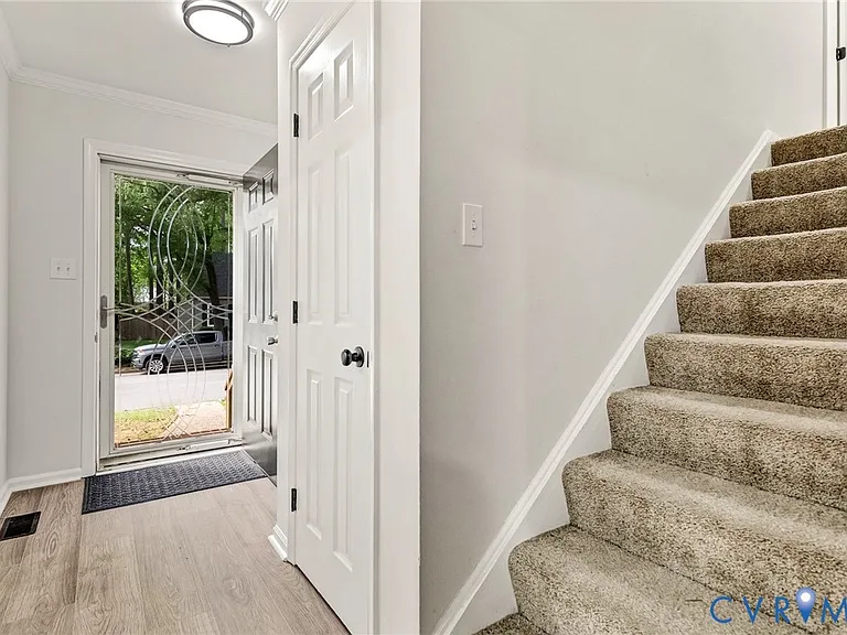 9015 Covewood Rd — Photo 2