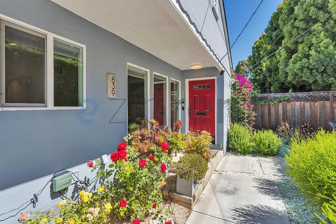 3 bed, 1310 sqft, $6,700 — Photo 3